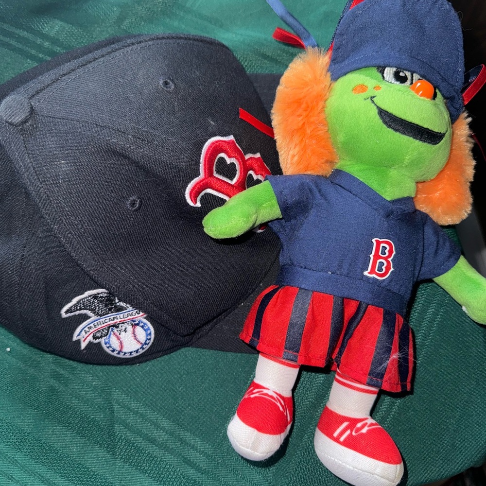 boston red sox cap and plush